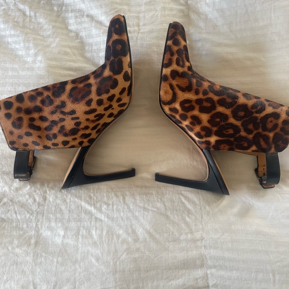 Nine West Leopard print sling mules, 10.5, 3 inch heel. Like new. - Picture 5 of 5